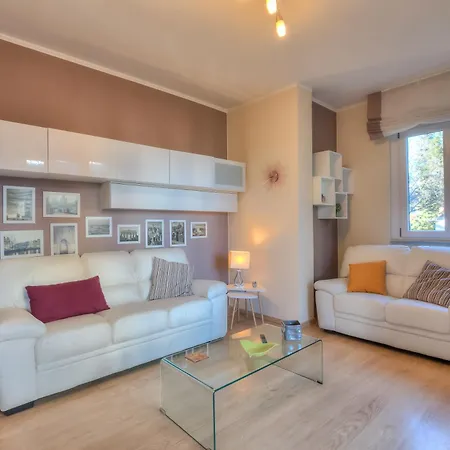 Alelu Classy And Chic Stresa Center Apartment With Terrace - Happy Rentals