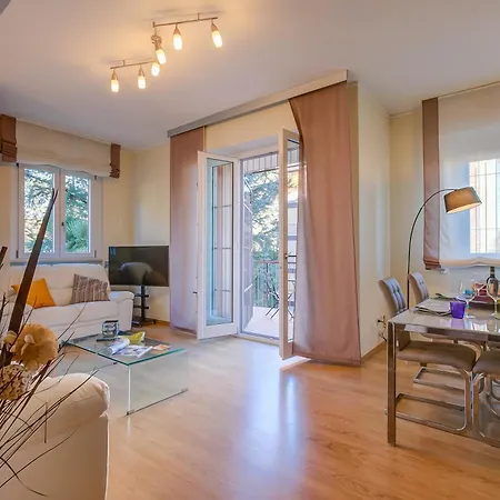 Alelu Classy And Chic Stresa Center Apartment With Terrace - Happy Rentals Apartament *
