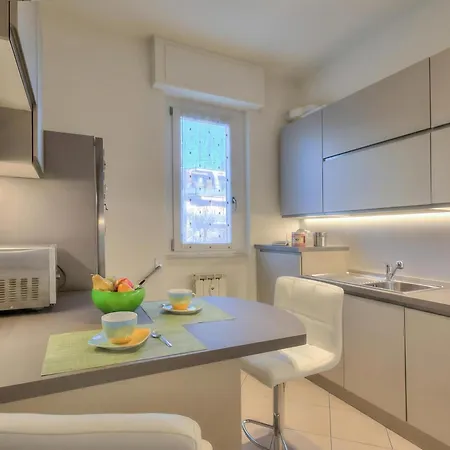 Alelu Classy And Chic Stresa Center Apartment With Terrace - Happy Rentals *