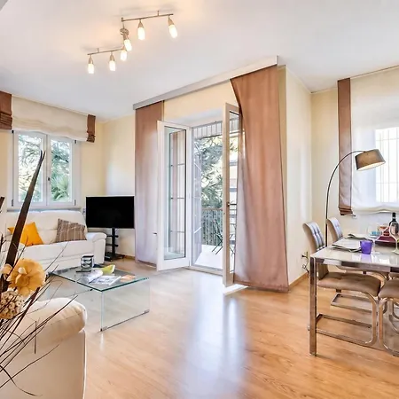 Apartament Alelu Classy And Chic Stresa Center Apartment With Terrace - Happy Rentals Stresa