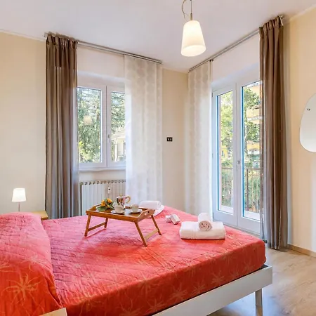 Alelu Classy And Chic Stresa Center Apartment With Terrace - Happy Rentals Stresa