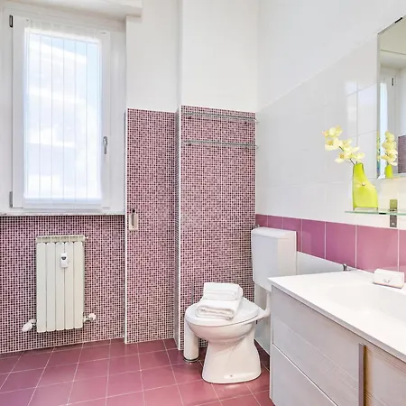 Alelu Classy And Chic Stresa Center Apartment With Terrace - Happy Rentals Apartament *