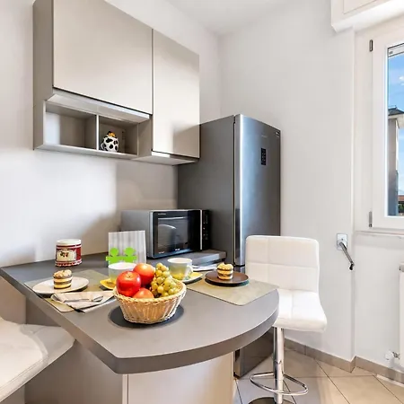Apartament Alelu Classy And Chic Stresa Center Apartment With Terrace - Happy Rentals