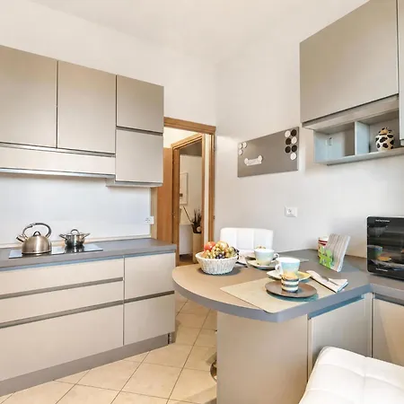 Apartament Alelu Classy And Chic Stresa Center Apartment With Terrace - Happy Rentals Stresa